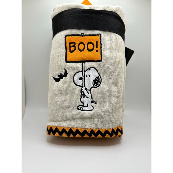 Snoopy Halloween BOO Hand Towel Set of 2 - Picture 1 of 3